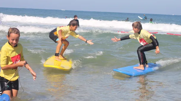 ambiance décontractée dans nos cours de surf
