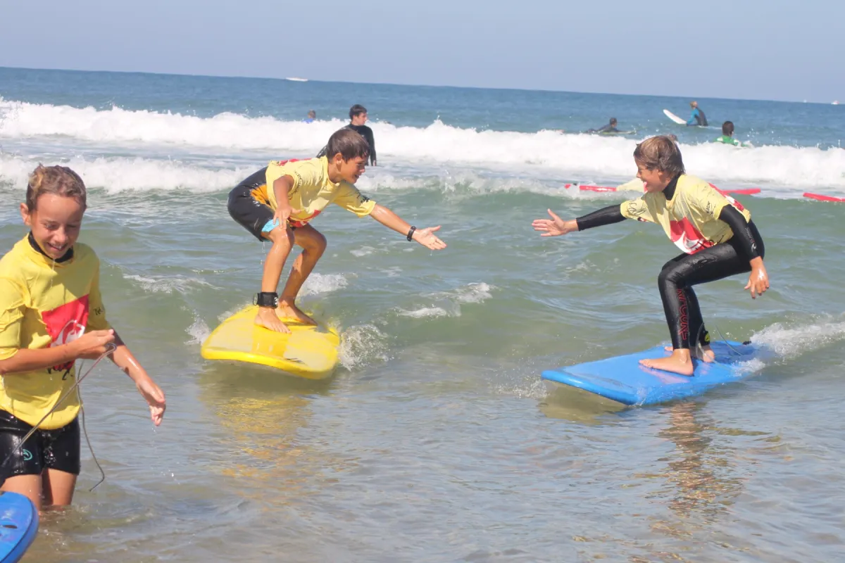 l’apprentissage, l’initiation au surf à tout âge est facile, c’est un jeu d’enfants